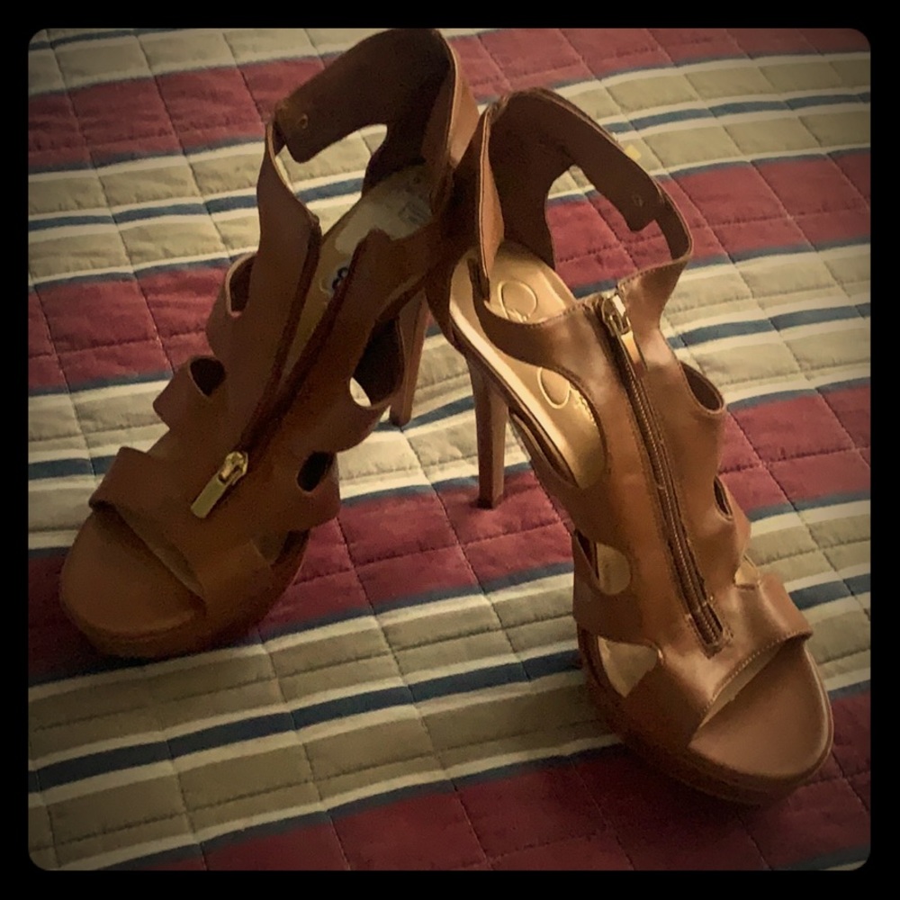 Jessica Simpson size 8 1/2